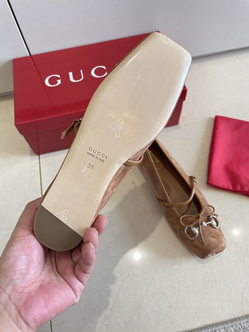 Gucci Flat Shoes